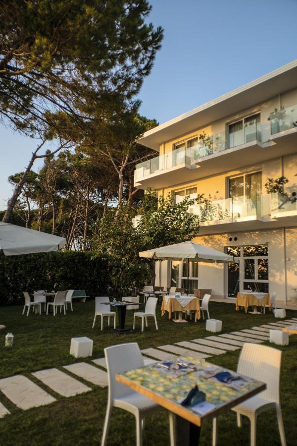 Hotel Artemide Mare Paestum Luaran gambar