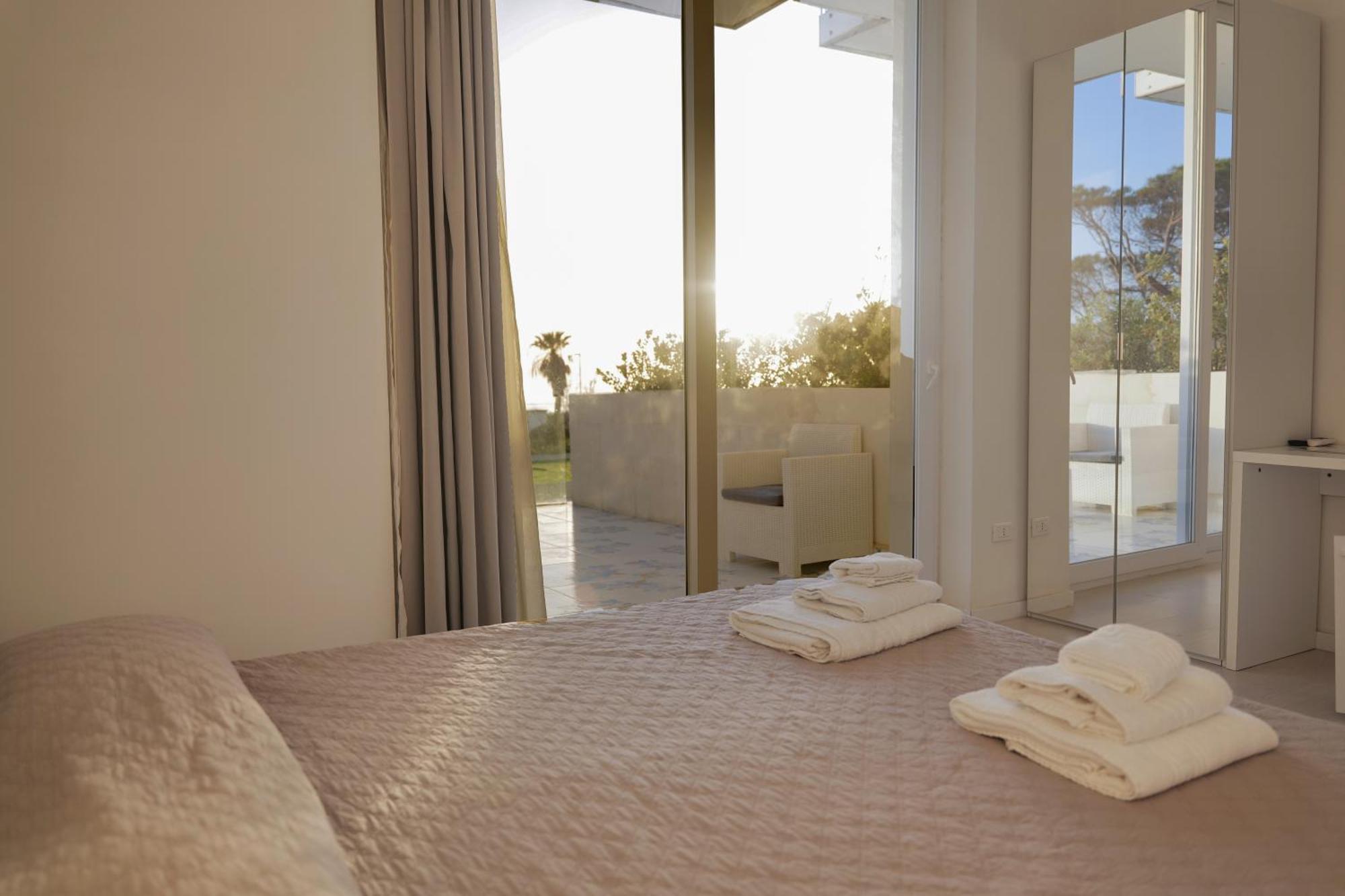 Hotel Artemide Mare Paestum Luaran gambar