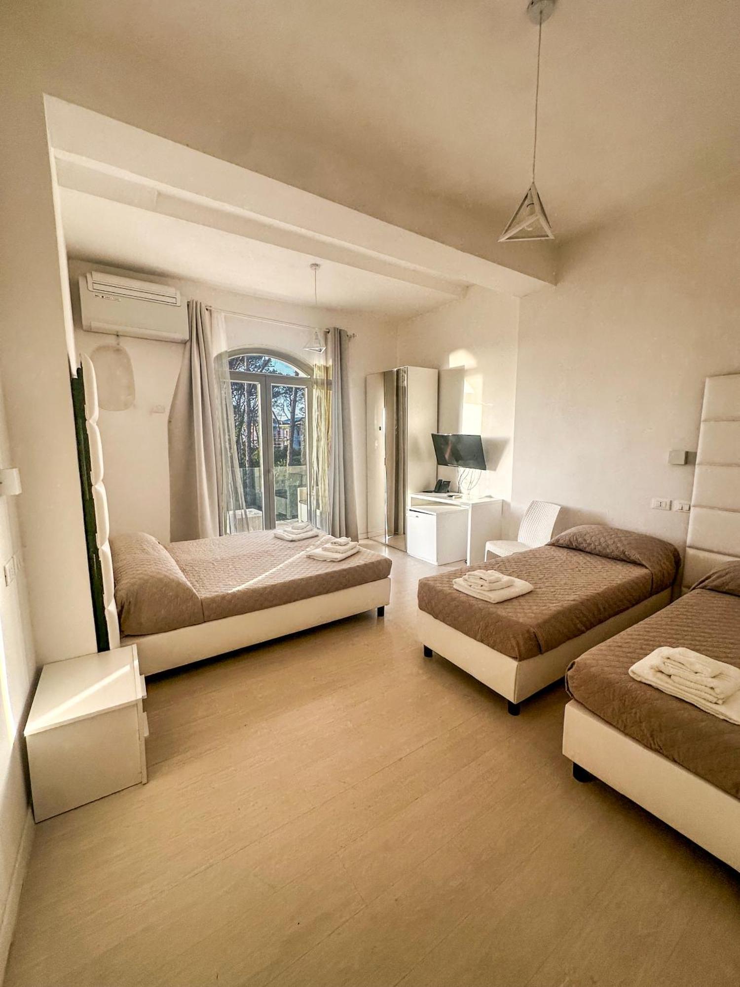 Hotel Artemide Mare Paestum Luaran gambar