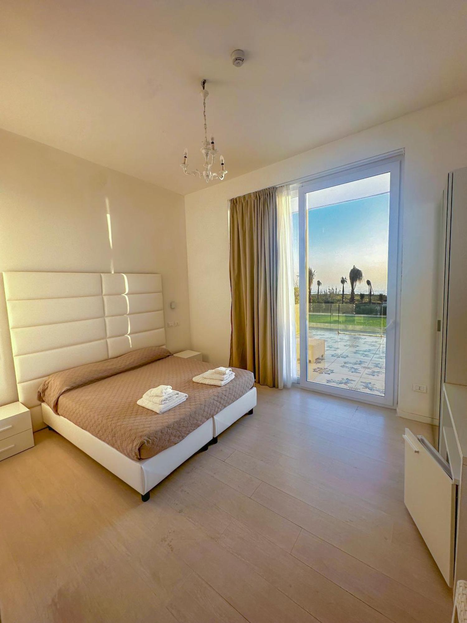 Hotel Artemide Mare Paestum Luaran gambar