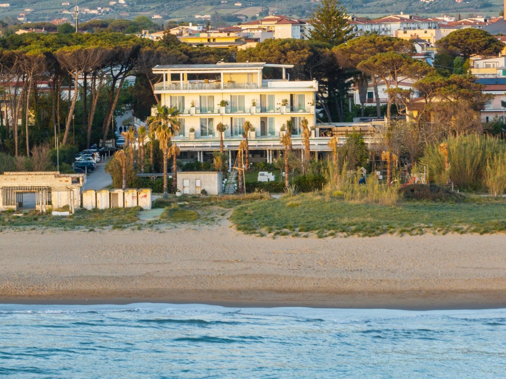 Hotel Artemide Mare Paestum Luaran gambar